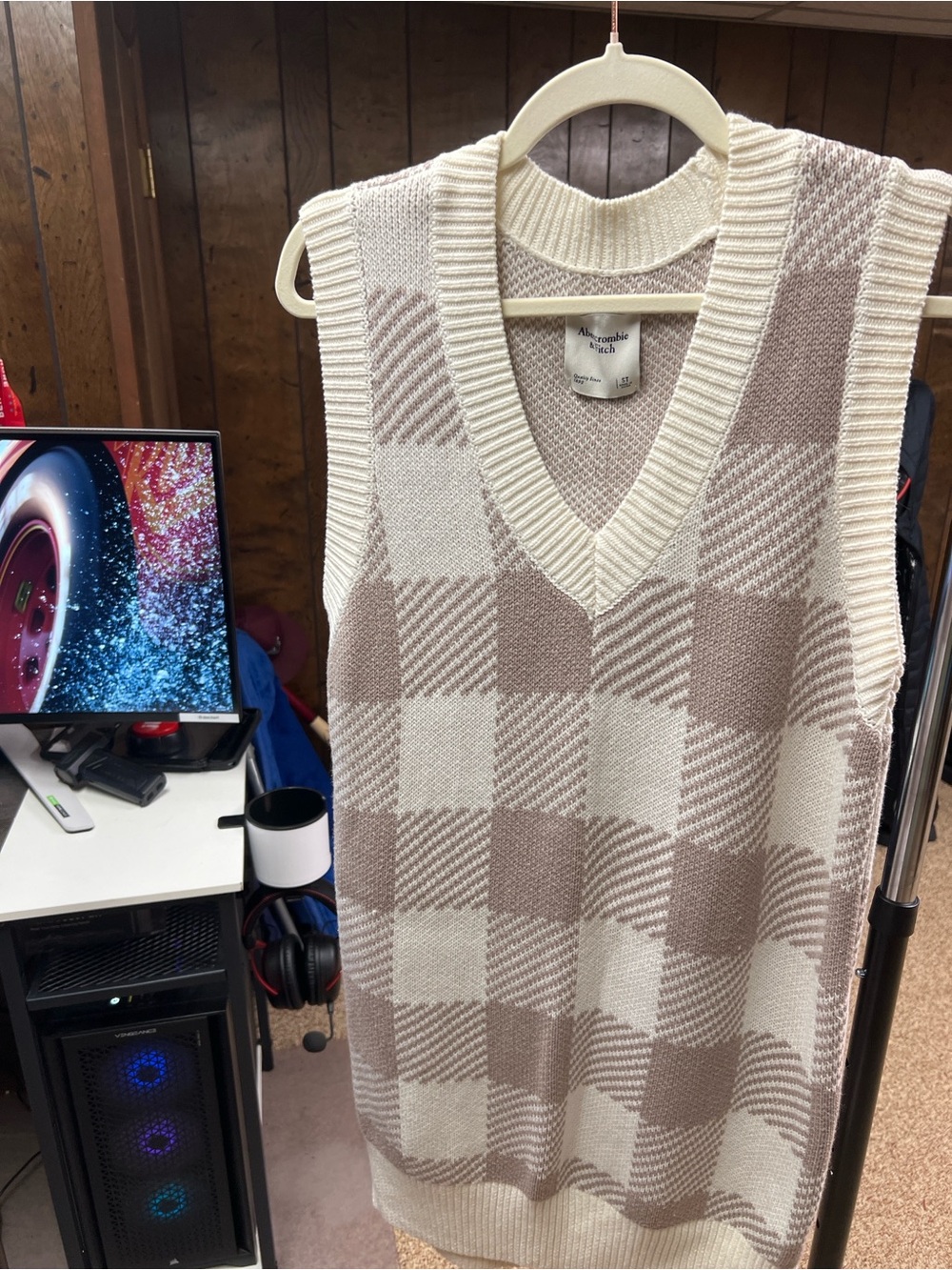 Abercrombie & Fitch Cream and Taupe Plaid V-Neck Sweater Vest